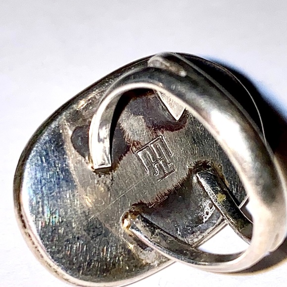 Gorgeous Vintage Navajo Turquoise and Sterling Silver Ring - Picture 6 of 6